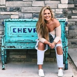 Meet your Posher, Brooke